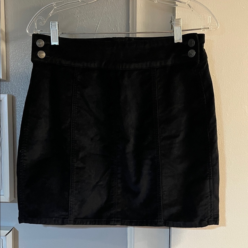 FREE PEOPLE Retro Velvet Mini Skirt Black Size 29 - Picture 7 of 7